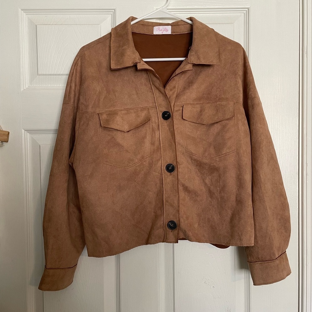 Pink Lily Women’s Tan Button Up Cropped Jacket Size M Long Sleeve Lightweight